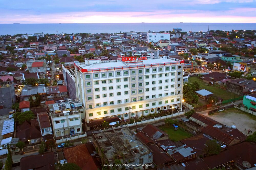ROCKY PLAZA HOTEL PADANG