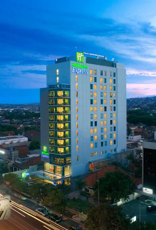 HOTEL HOLIDAY INN EXPRESS SEMARANG SIMPANG LIMA